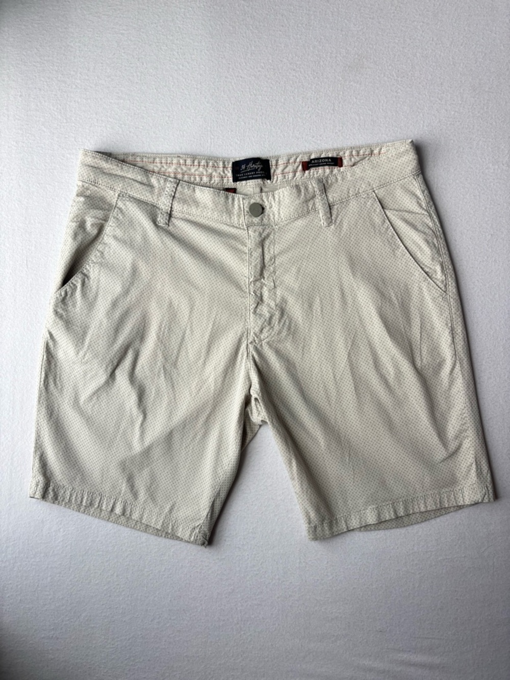 34 Heritage Shorts Men’s Size 36 Arizona Bermuda Chino Straight Cream Golf